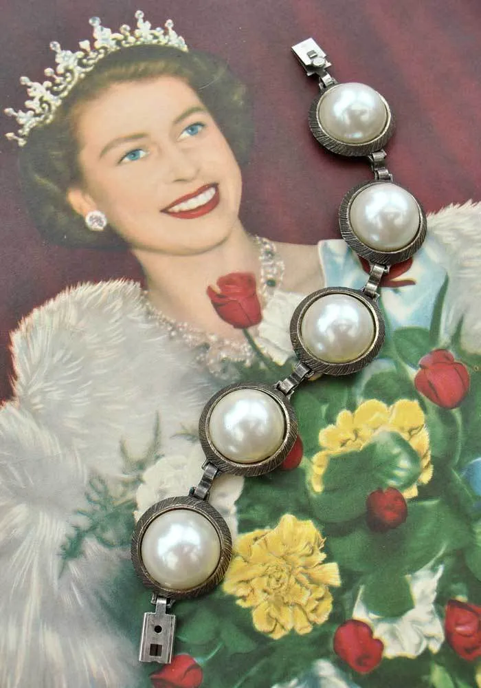 1950s Vintage Large Faux Pearl Linked Bracelet