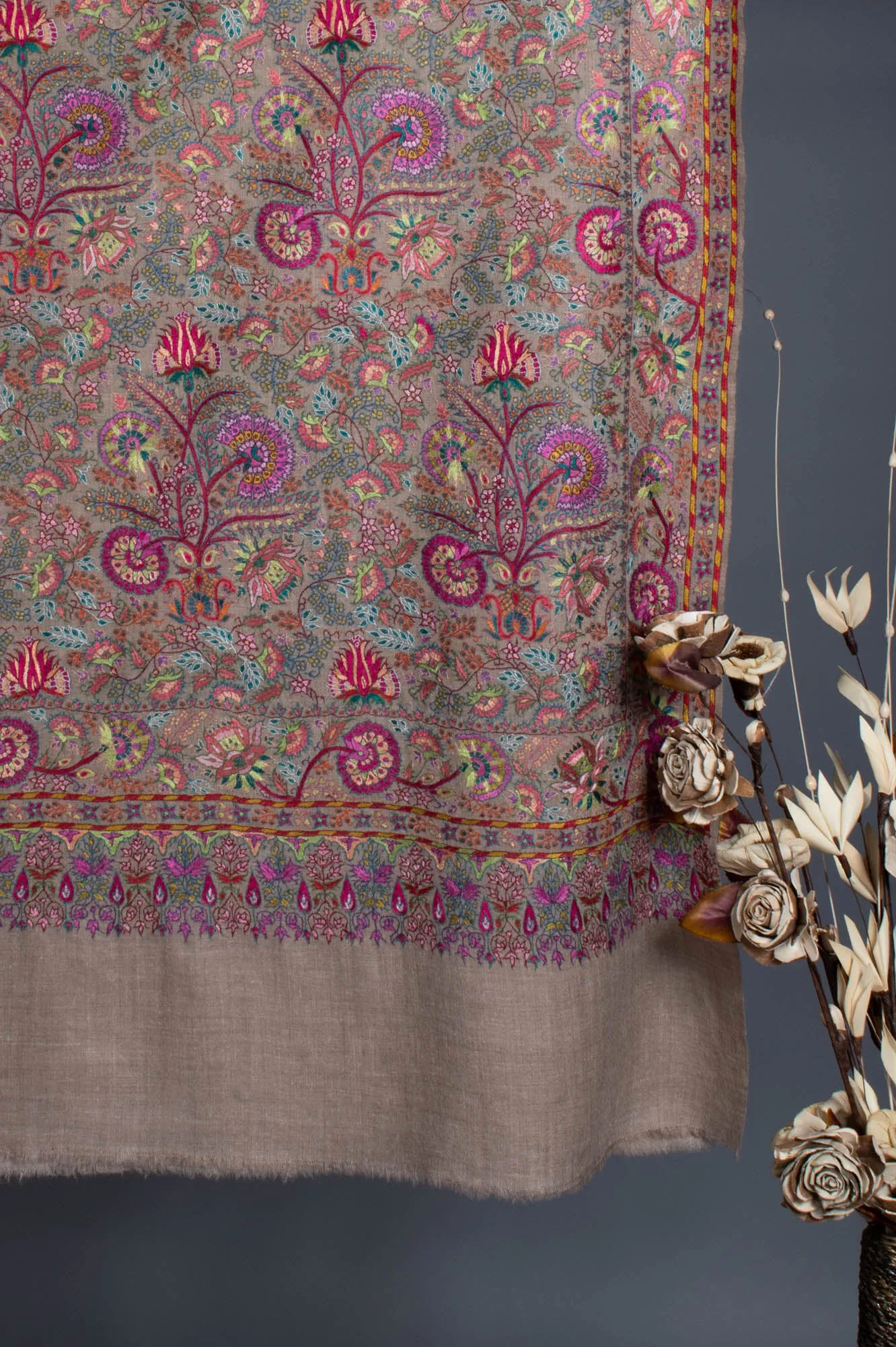 Beige Mughal Motif Jamavar Pashmina - REYNOSA