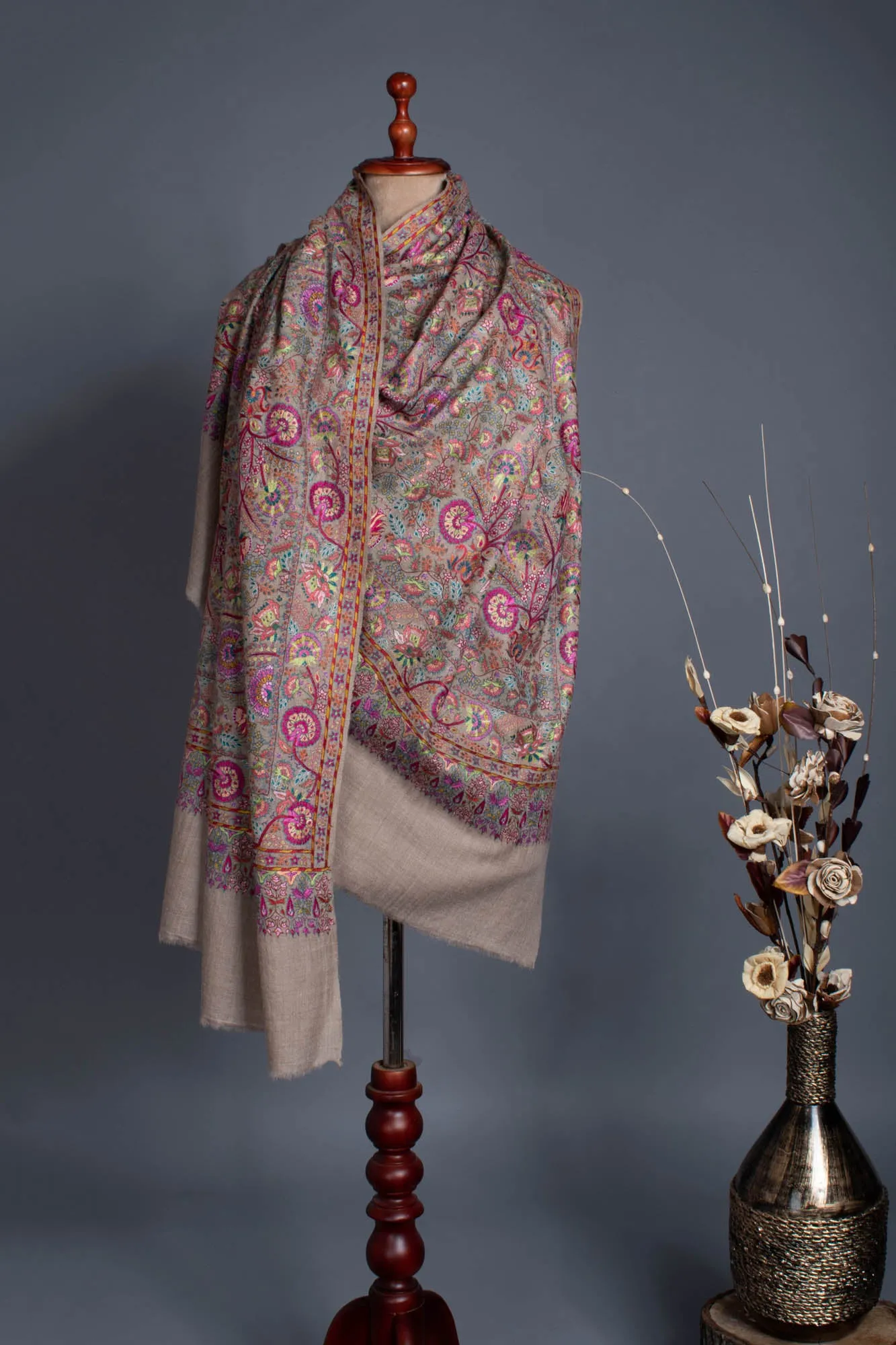 Beige Mughal Motif Jamavar Pashmina - REYNOSA