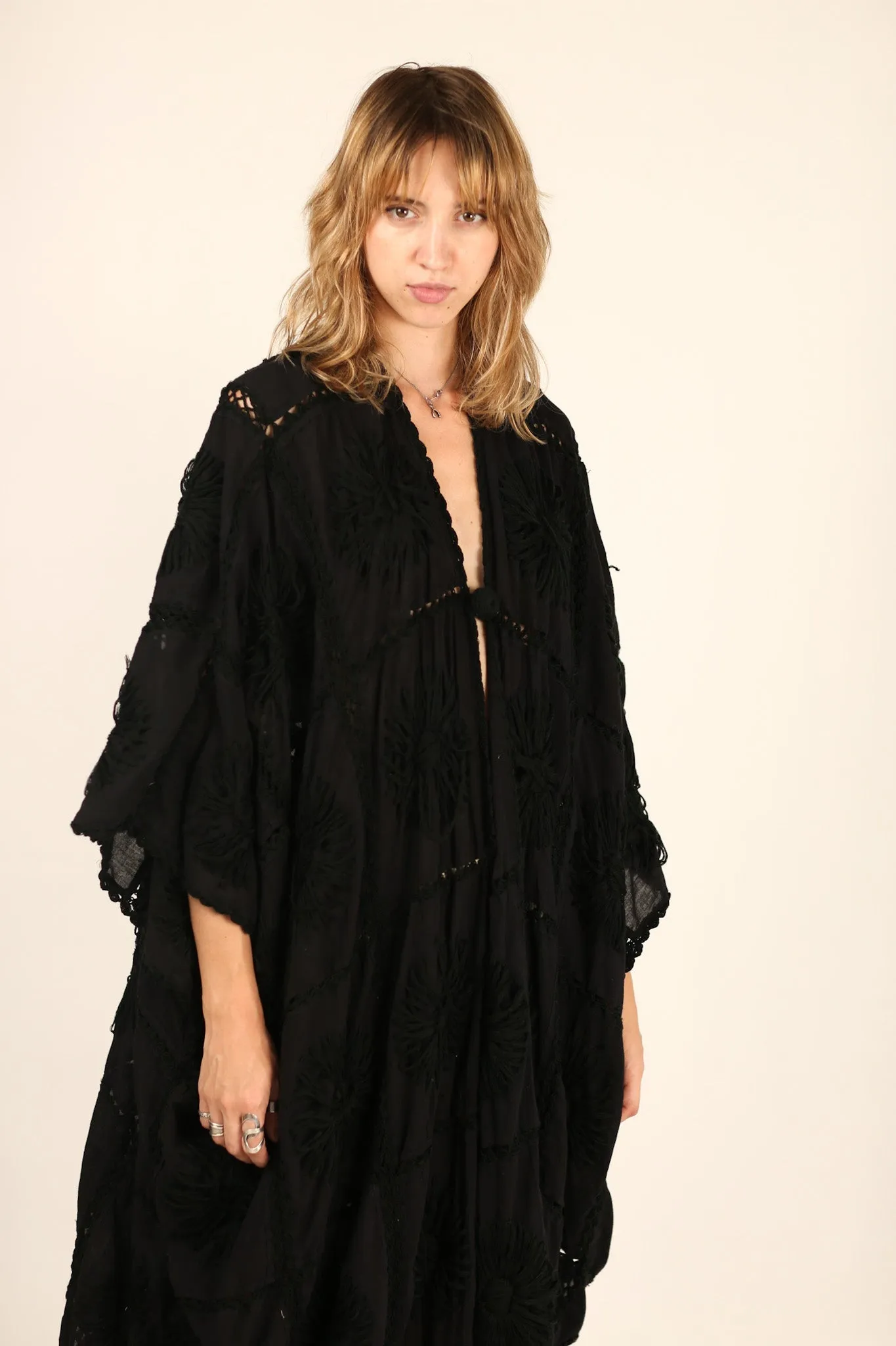 BLACK EMBROIDERED KIMONO DUSTER FLORA CROCHET DETAIL