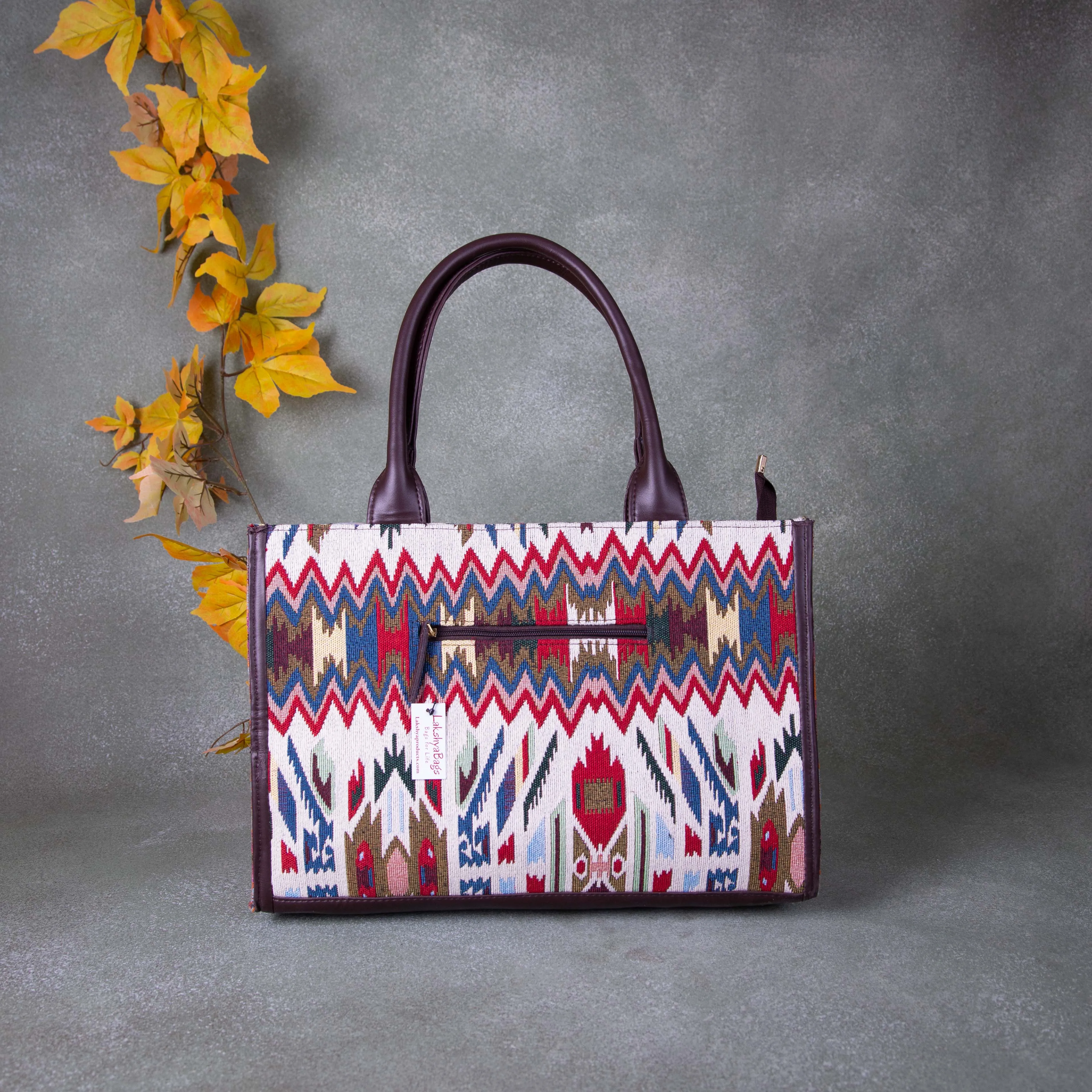 Chic Laptop Totes White with Red Colour zig zag Design