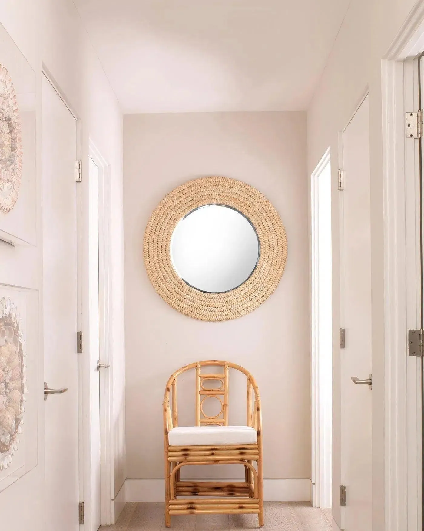 Coastal Style Round Seagrass Hand-Woven Meadow Wall Mirror