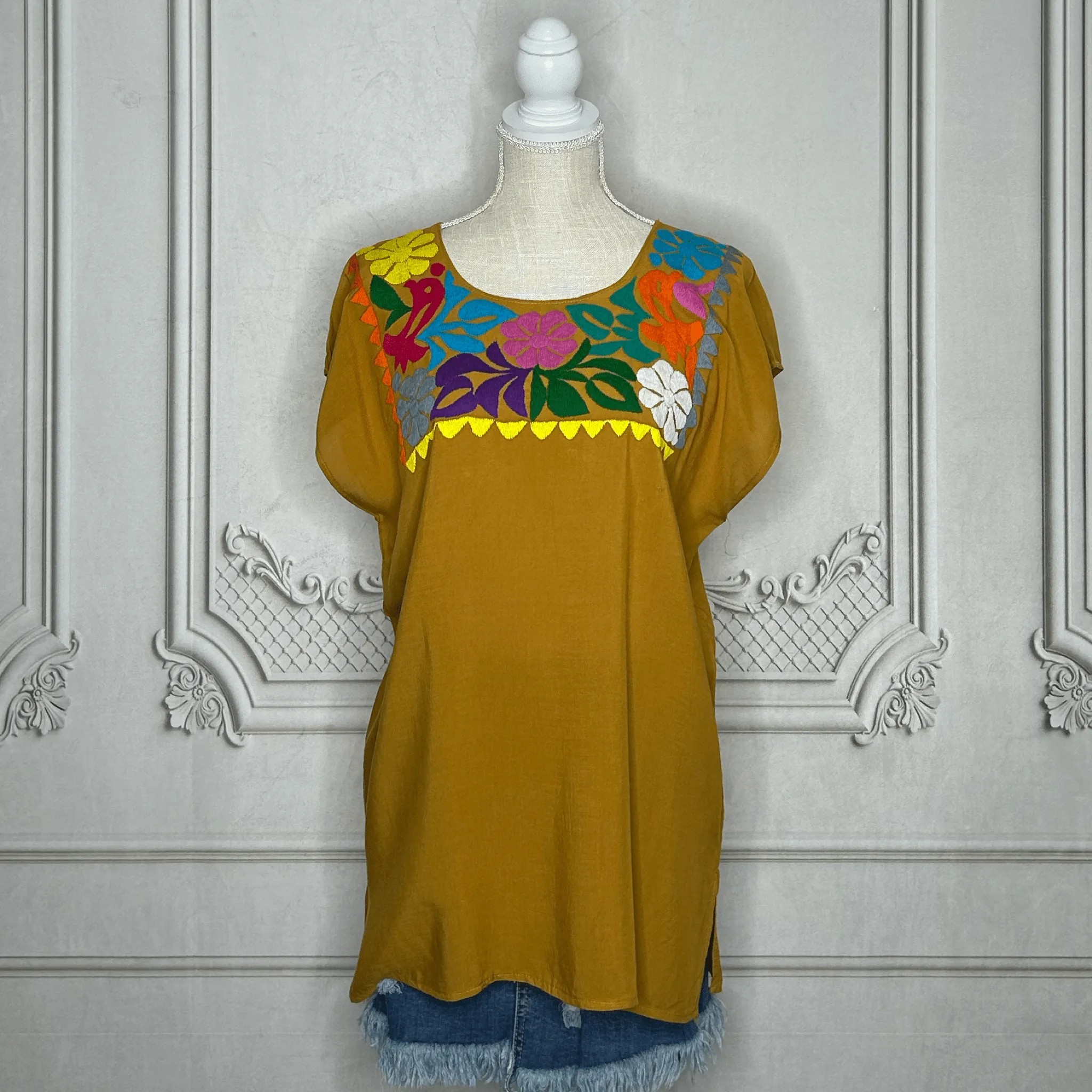 Jalapa Mexican Blouse - Neck Detail