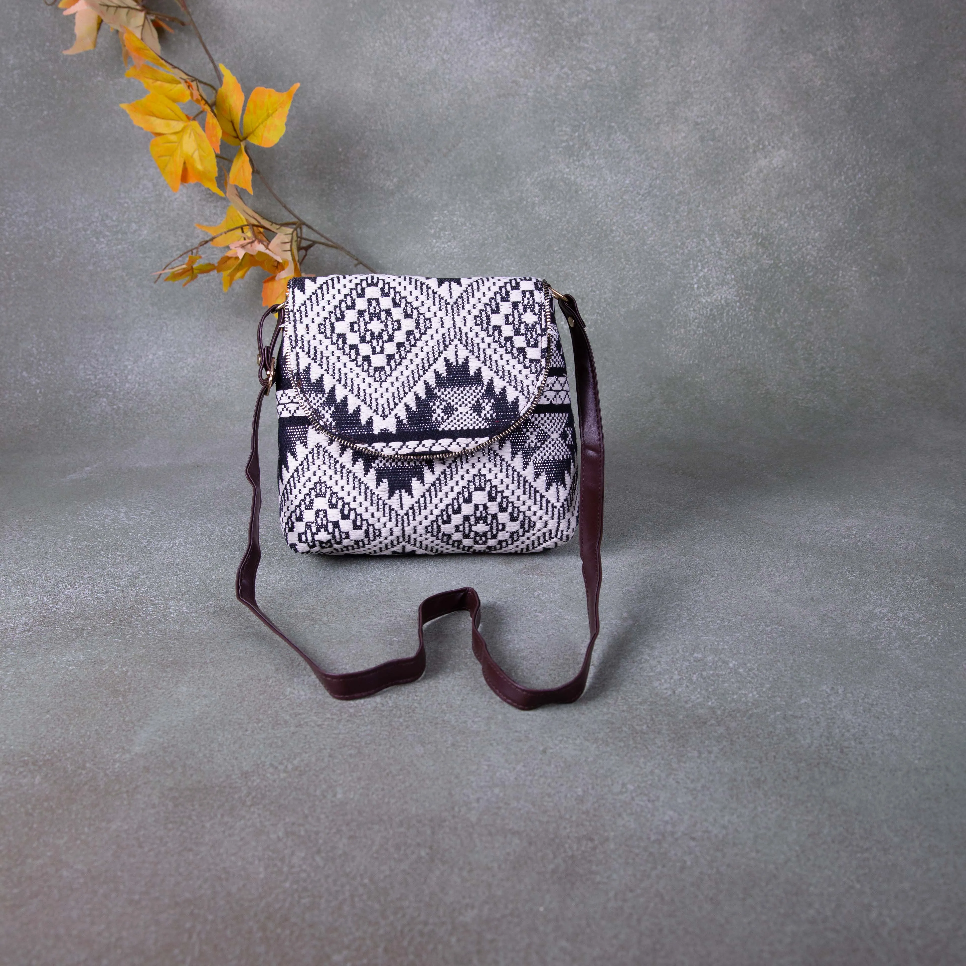 Regular Slings White with Black Colour Big Diamond Design Round Flap