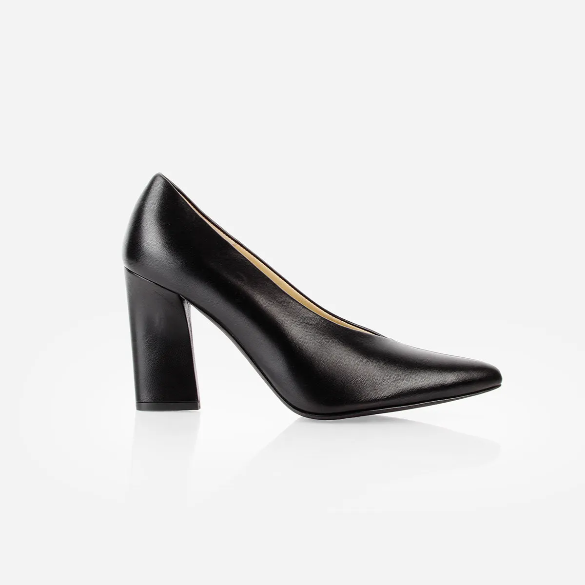 The Valencia Pump Black